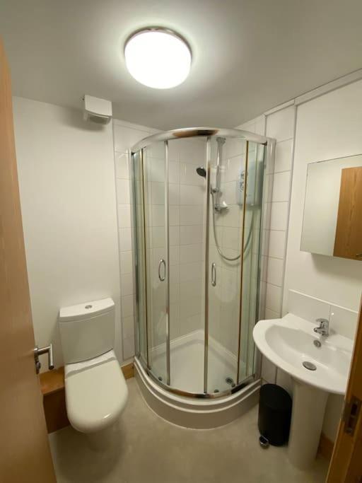 Spacious 1 Bedroom In Centre 9a Апартаменты *